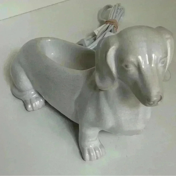 Retired Scentsy  Ceramic Daschund electric wax warmer - Picture 1 of 8